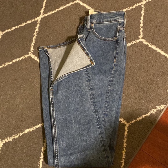 Madewell Mid-Rise Stovepipe Jeans in Knowland Wash: Slit-Hem Edition - Picture 4 of 5